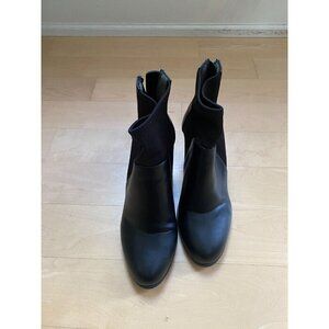 Adrienne Vittadini Women's black ankle boot heel "Ratti" sz 7 FLAW